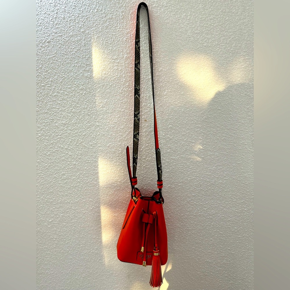 Guess crossbody bag
